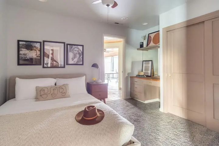 Room 5 of 20