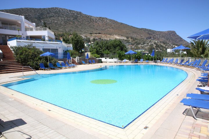 Pools & Facilities