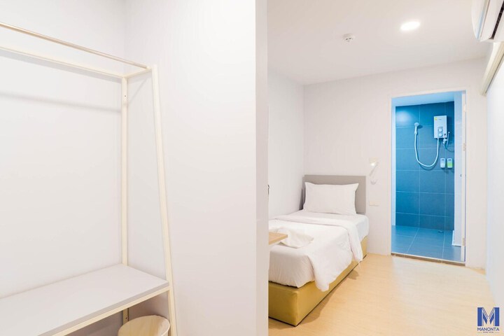 Room 13 of 26