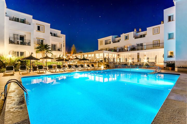 Pools & Facilities