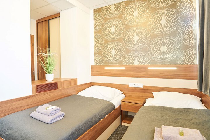 Room 34 of 77