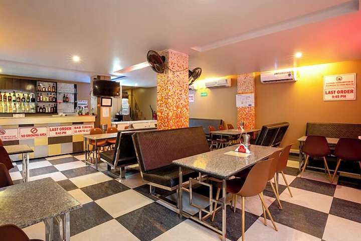 Lounge 146 of 169