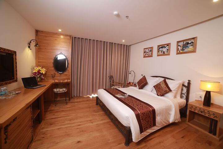 Room 6 of 56