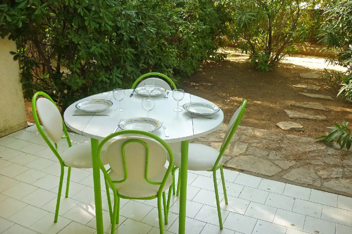 Dining 5 of 9