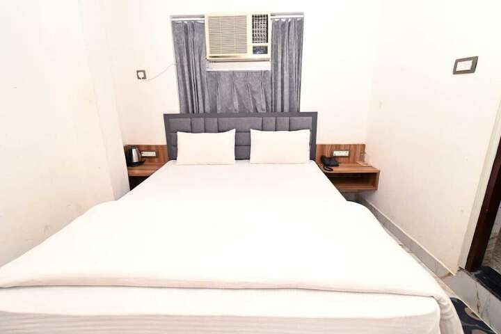 Room 16 of 29