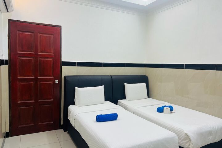 Room 28 of 61