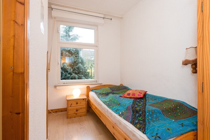 Room 4 of 40