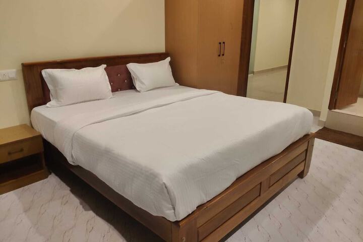 Room 18 of 24