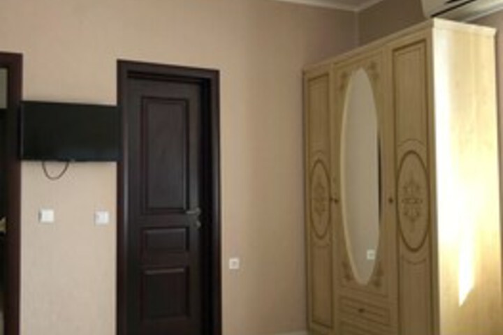 Room 27 of 35