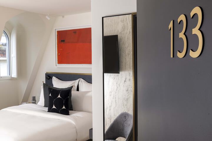 Room 17 of 58