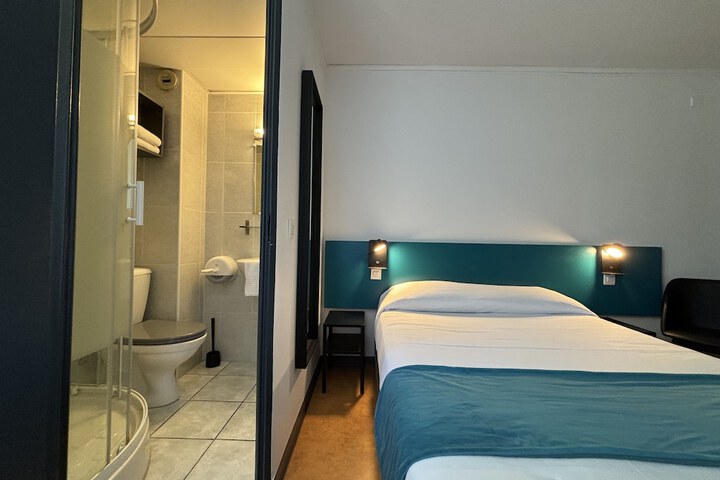 Room 12 of 39