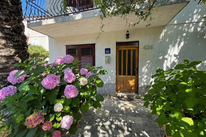 Room in House S3 Double Room With Private Bathroom Next Door in Jelsa on Hvar