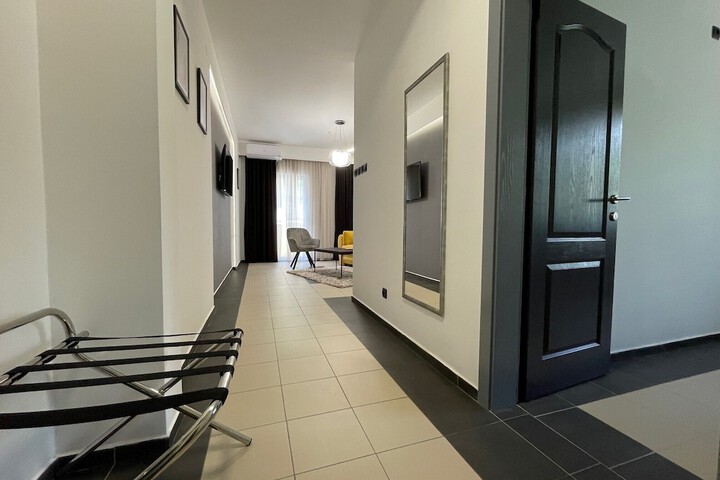 Room 14 of 32