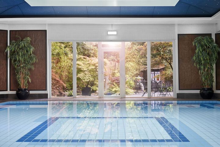 Pool Hotel