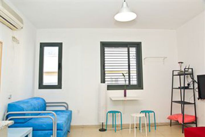 Room 85 of 133