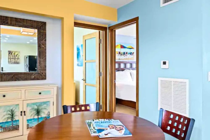 Room 13 of 30