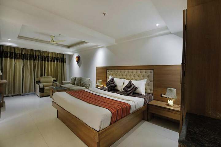 Room 15 of 44