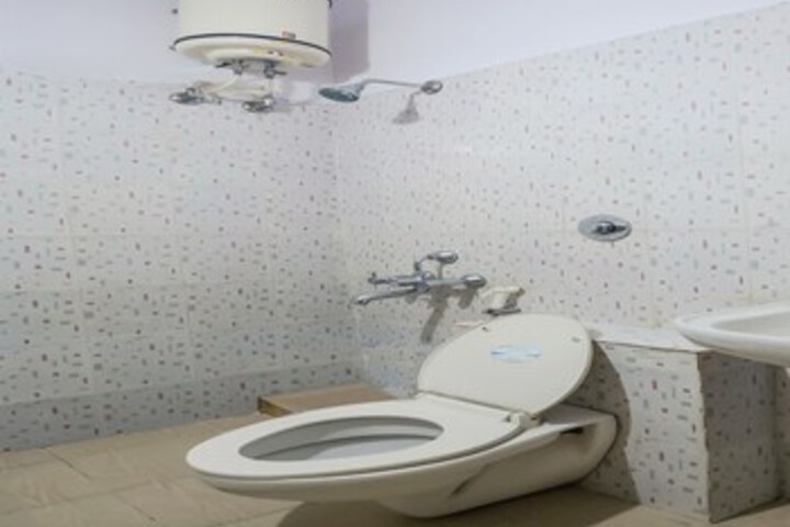 Room 3 of 26