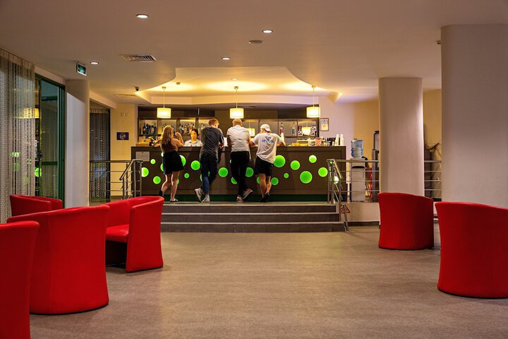 Entrance & Lobby
