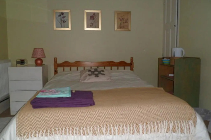 Room 2 of 4