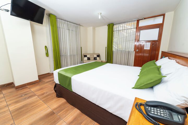 Room 14 of 37