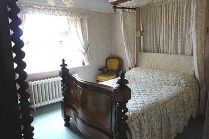 Room 34 of 51