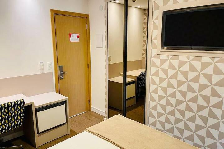 Room 27 of 54