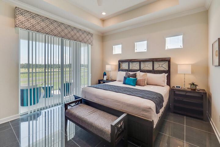 Room 2 of 25