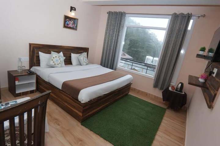 Room 5 of 12