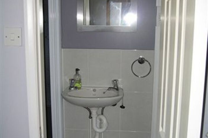 Room 6 of 15