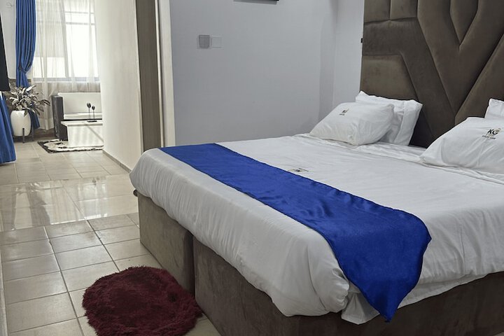 Room 2 of 11