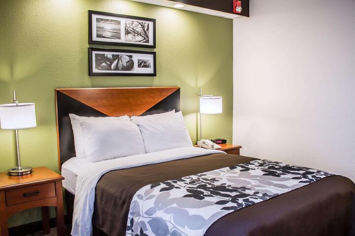2 Double Beds (9 of 13)