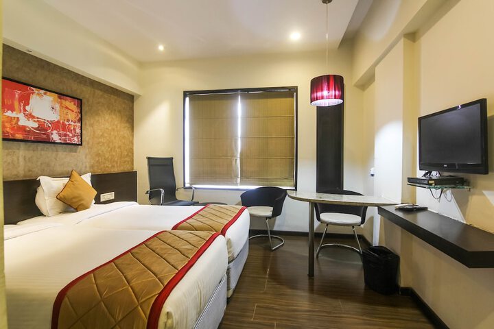 Room 13 of 64