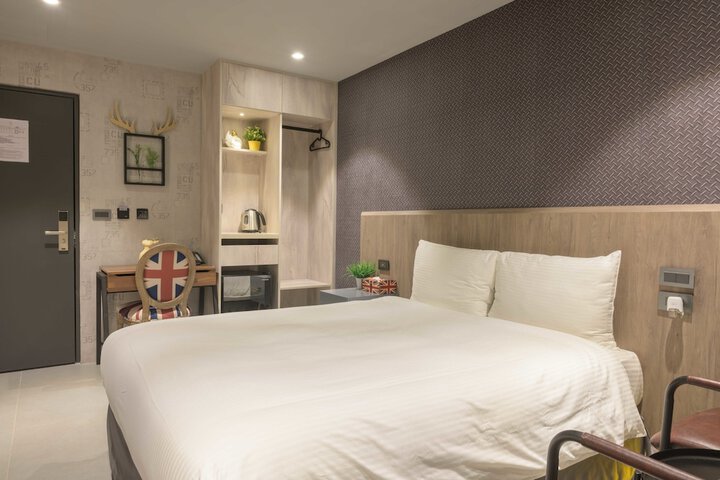 Room 46 of 119