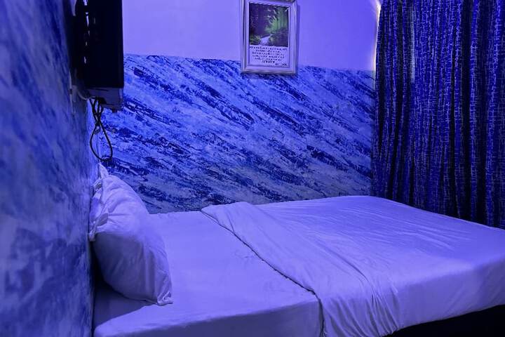 Room 3 of 15