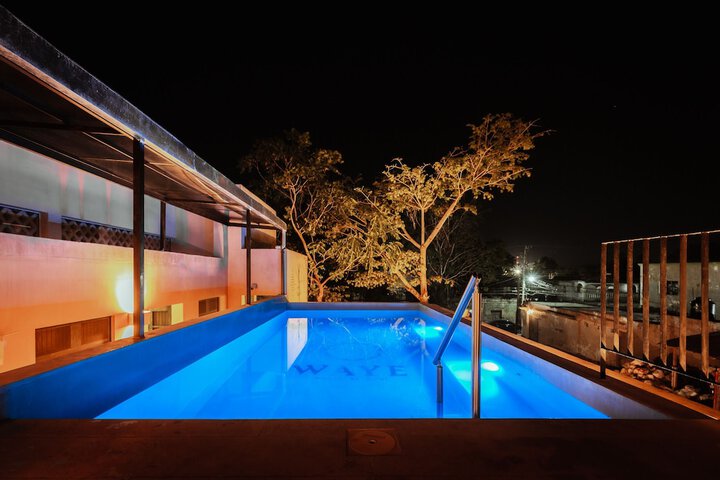 Pool 30 of 39