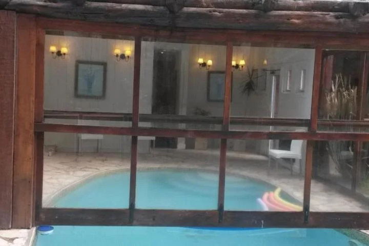 Pool 11 of 17