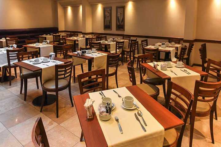Breakfast area
