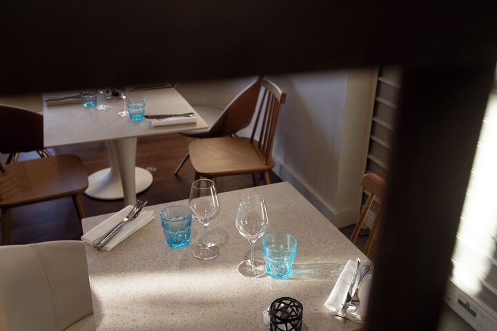 Dining 27 of 51