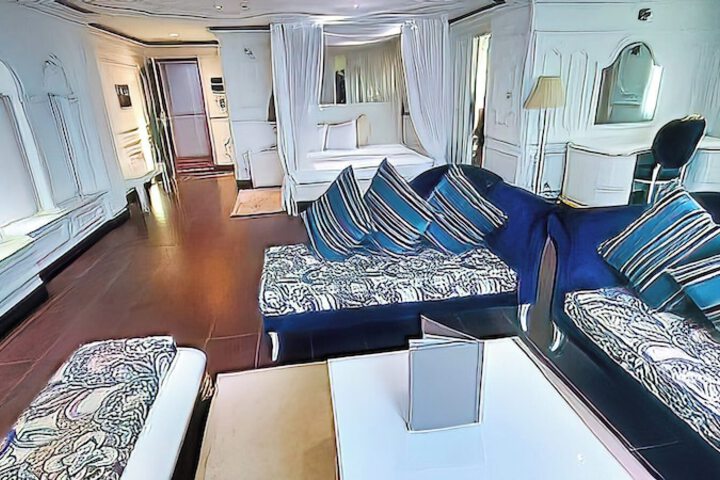 Room 14 of 38