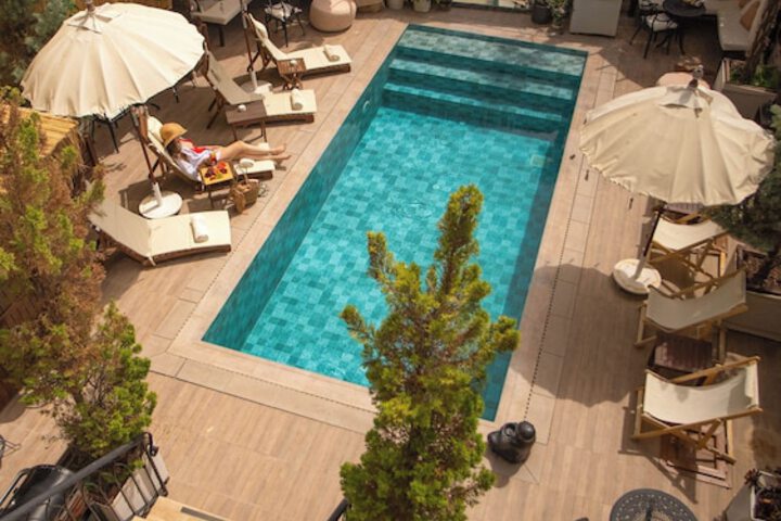 Pool 45 of 91