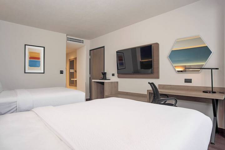 Room 14 of 82
