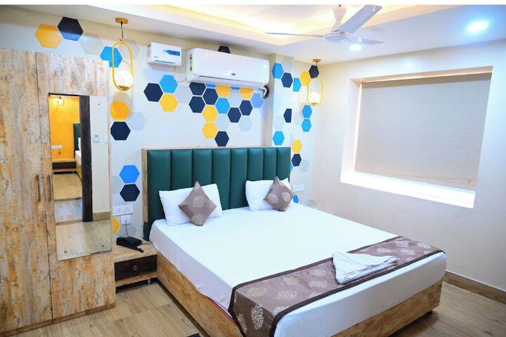 Room 4 of 22