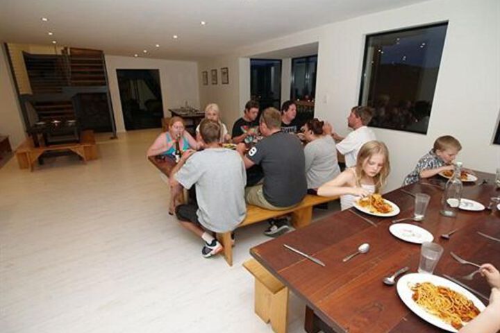 Dining 10 of 24