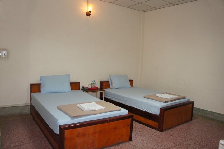 Room 18 of 32