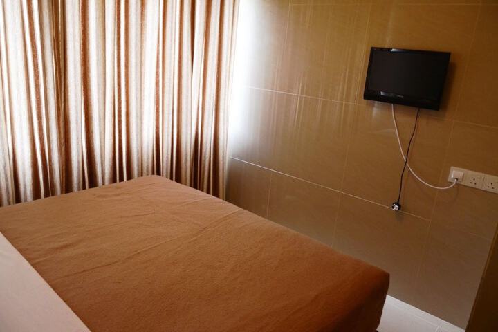 Room 14 of 19