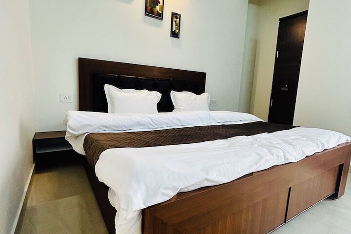 Room 11 of 46