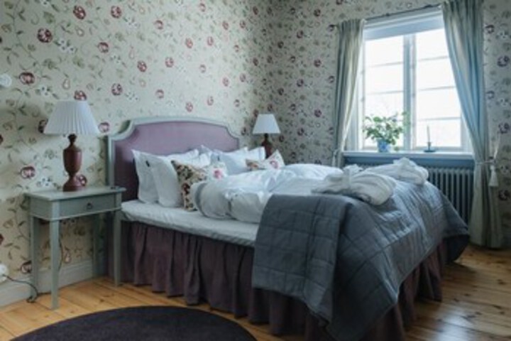 Room 52 of 115