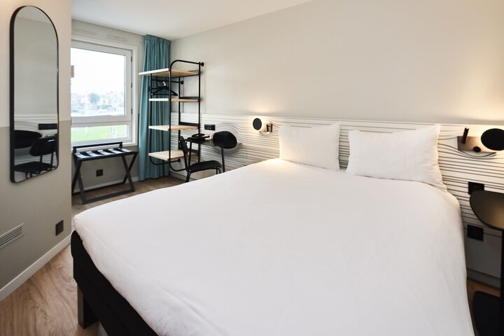 Room 2 of 48