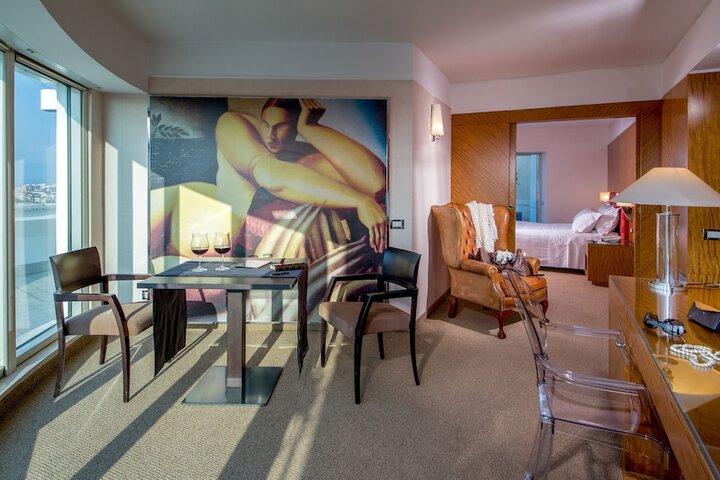 Room 11 of 31